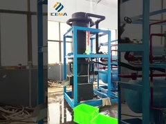 Grande máquina de gelo de tubo em colocação em serviço