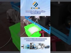 Máquina de gelo de tubo no meio da distribuição de gelo