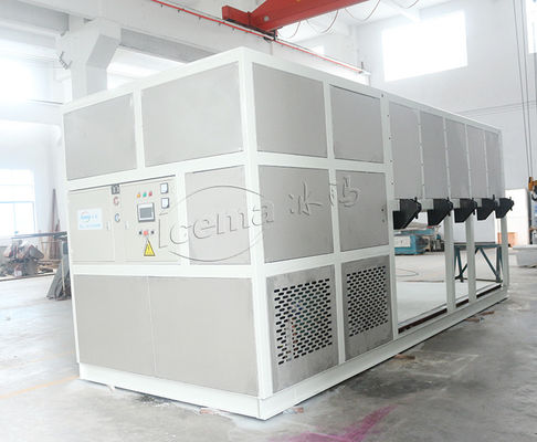 Máquina de gelo de bloco de arrefecimento direto com 1 líquido refrigerante R22 / R404A Molde de gelo Tamanho 380*180*1000mm 6450*2360*2530mm