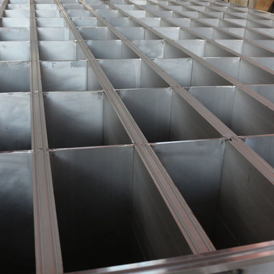 Projeto Máquina de fabricação de gelo industrial de 15 toneladas Bloco de refrigeração direta Gelo B 320x120x800 mm